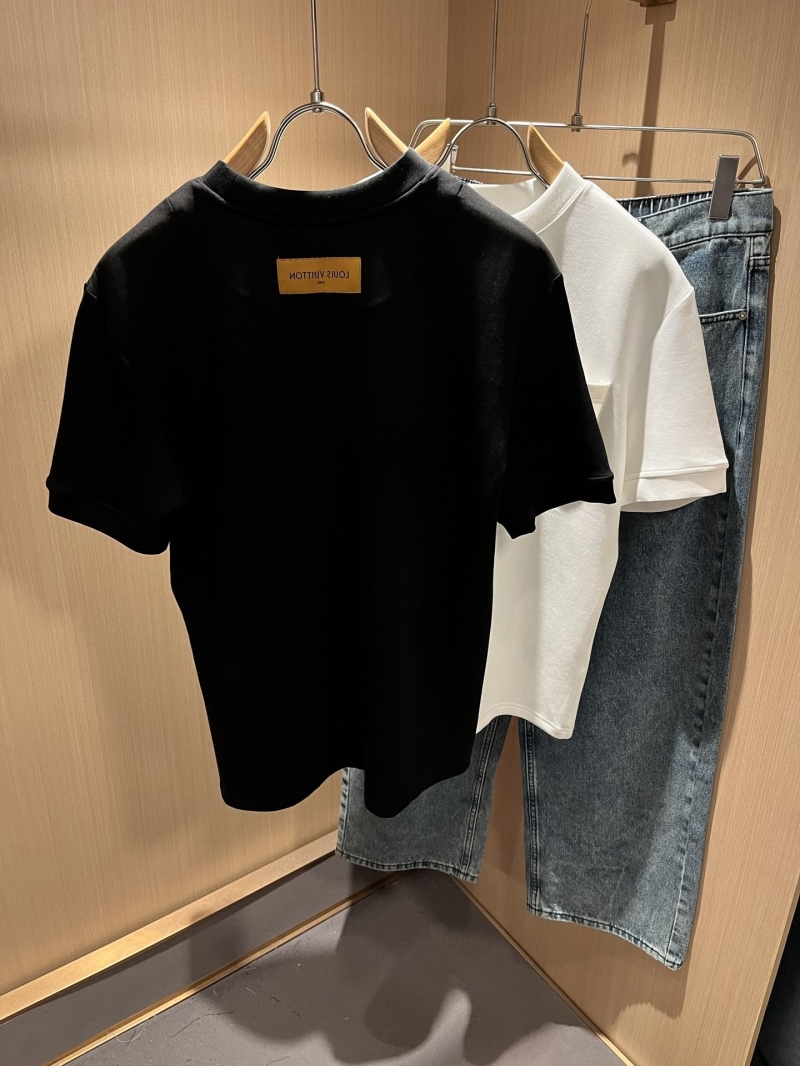 l0vis Vvtt0n t-shirt